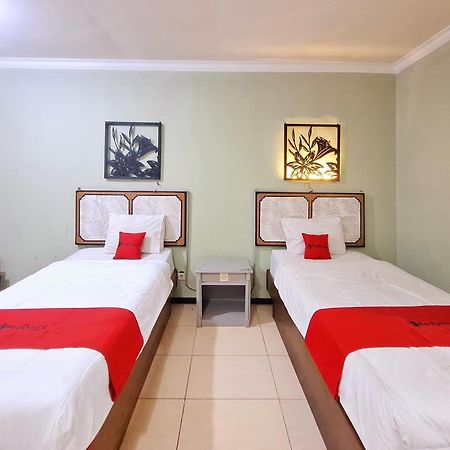 Reddoorz Near Stadion Semeru Lumajang Jawa Timur Bagian luar foto