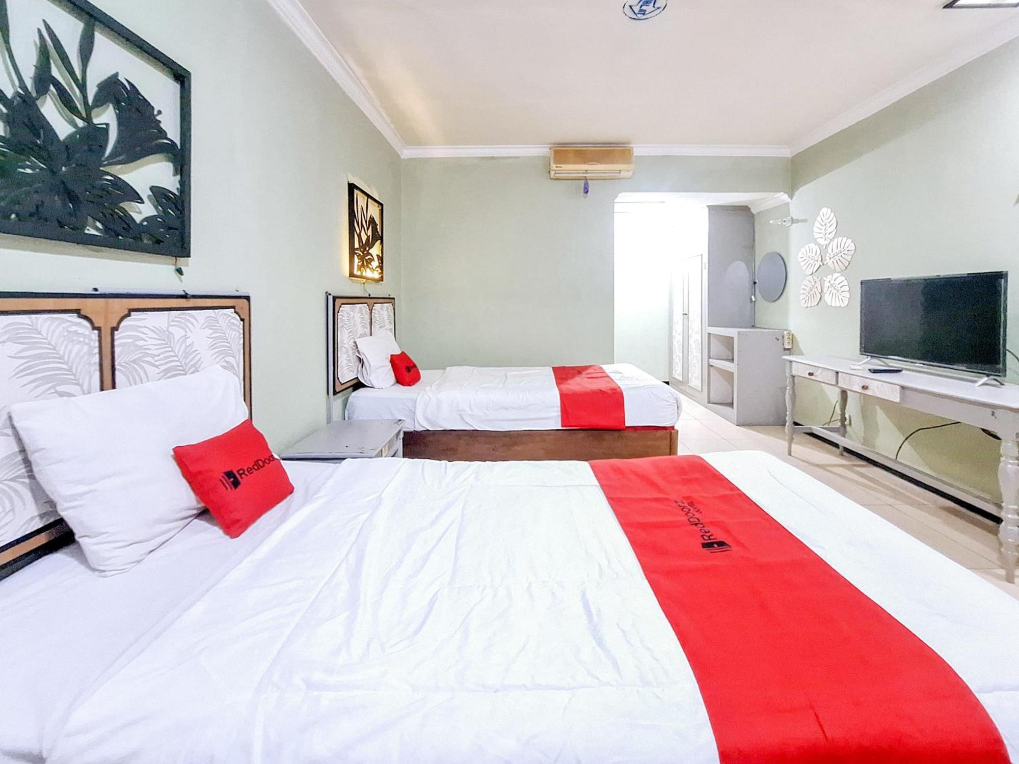 Reddoorz Near Stadion Semeru Lumajang Jawa Timur Bagian luar foto