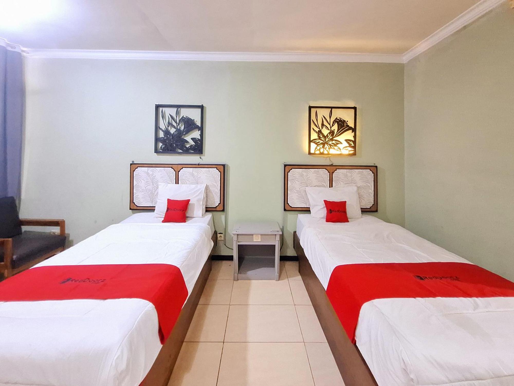 Reddoorz Near Stadion Semeru Lumajang Jawa Timur Bagian luar foto
