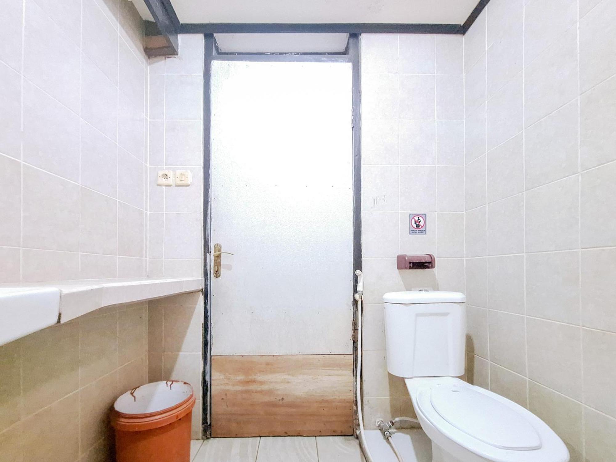Reddoorz Near Stadion Semeru Lumajang Jawa Timur Bagian luar foto
