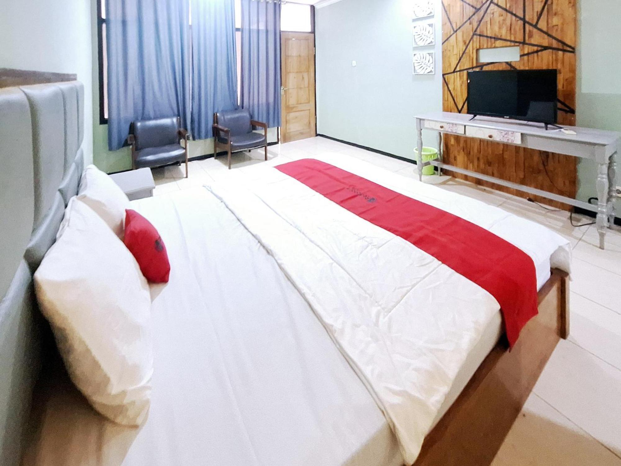 Reddoorz Near Stadion Semeru Lumajang Jawa Timur Bagian luar foto